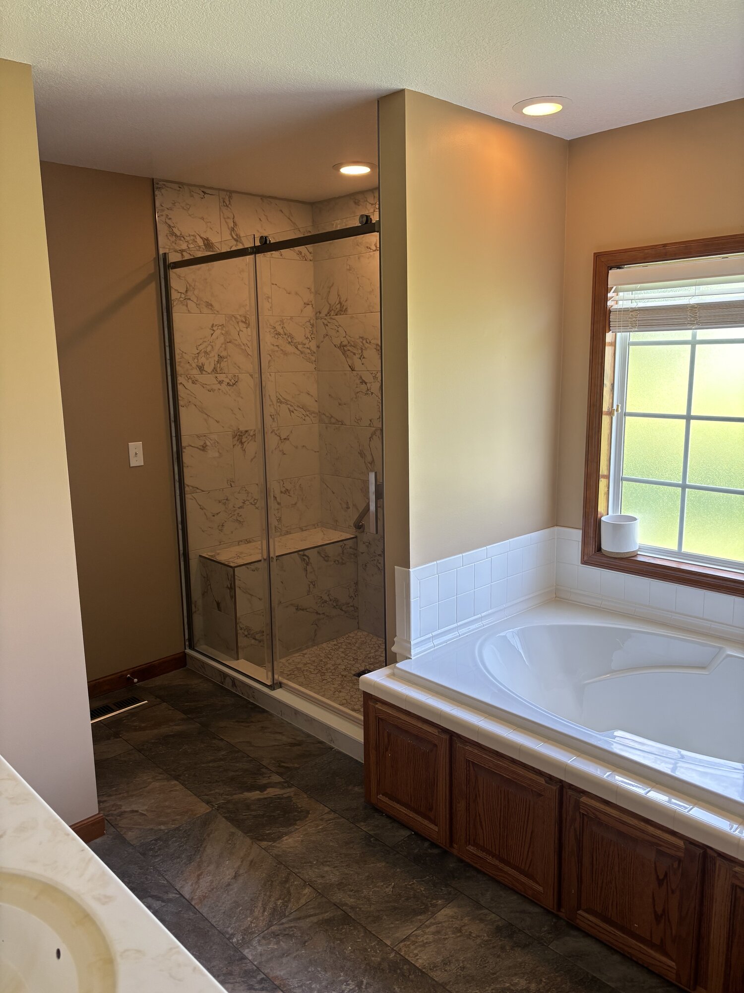 Dated Surround to Spa Walk-In before